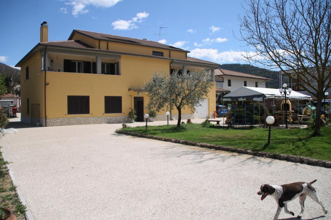 Mansarda Con Camino Apartman Montefranco Kültér fotó