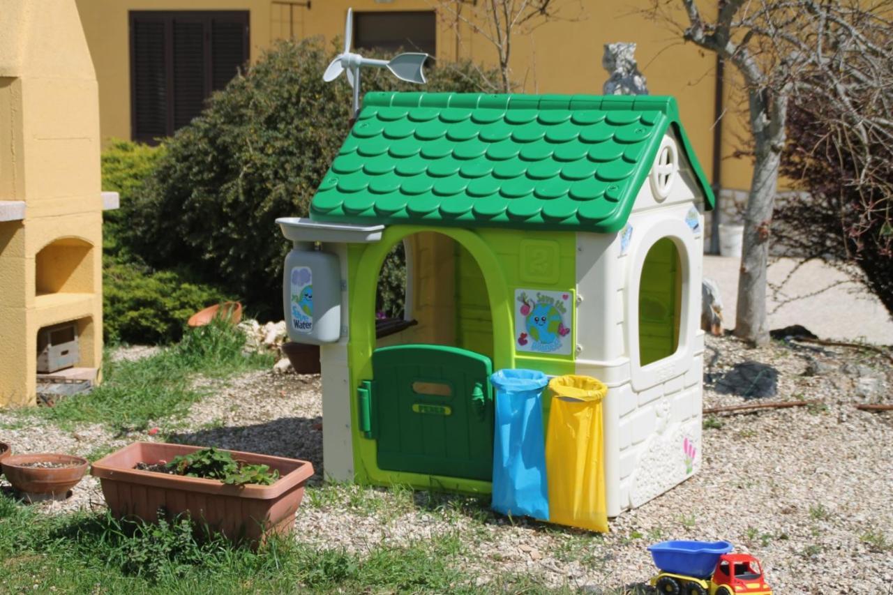 Mansarda Con Camino Apartman Montefranco Kültér fotó
